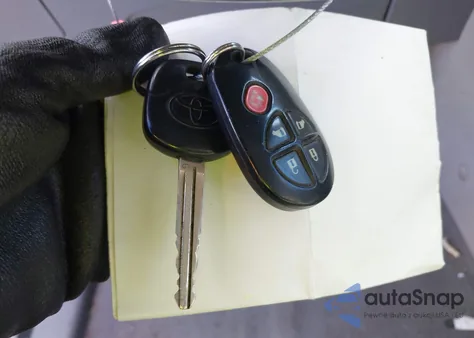 2011 Toyota Sienna Le V6 from USA, damaged, VIN 5TDKK3DC9BS096493